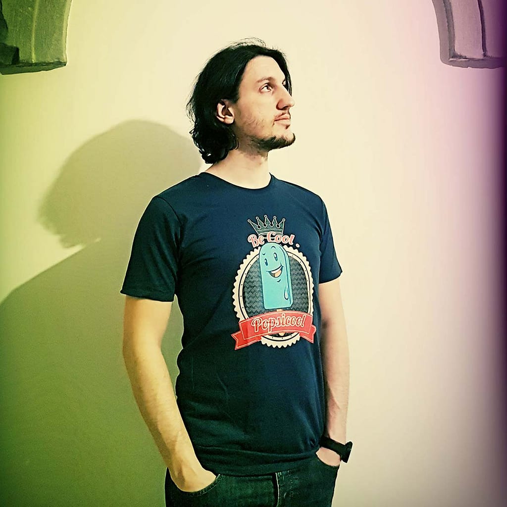 naera-da-altrove-popsicool-un-ghiacciolino-veramente-cool-popsicle-t-shirt-abbigliamento-e-accessori-spreadshirt-modello01