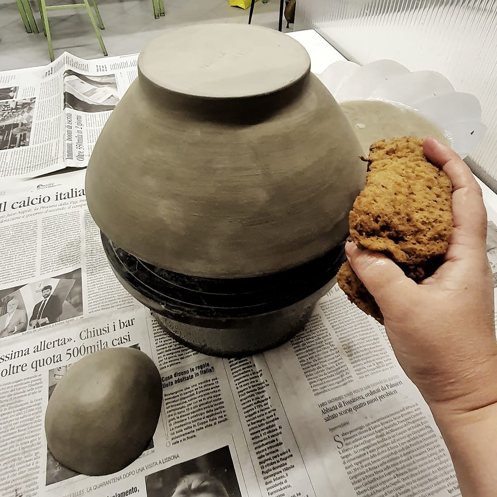 Tutte le novità del 2021! Prove tecniche di precisione senza tornio per una ciotola in ceramica